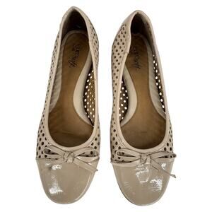 Eurosoft Sofft Bettina Beige Patent Leather Ballet Flats Slip On Shoes Womens 7